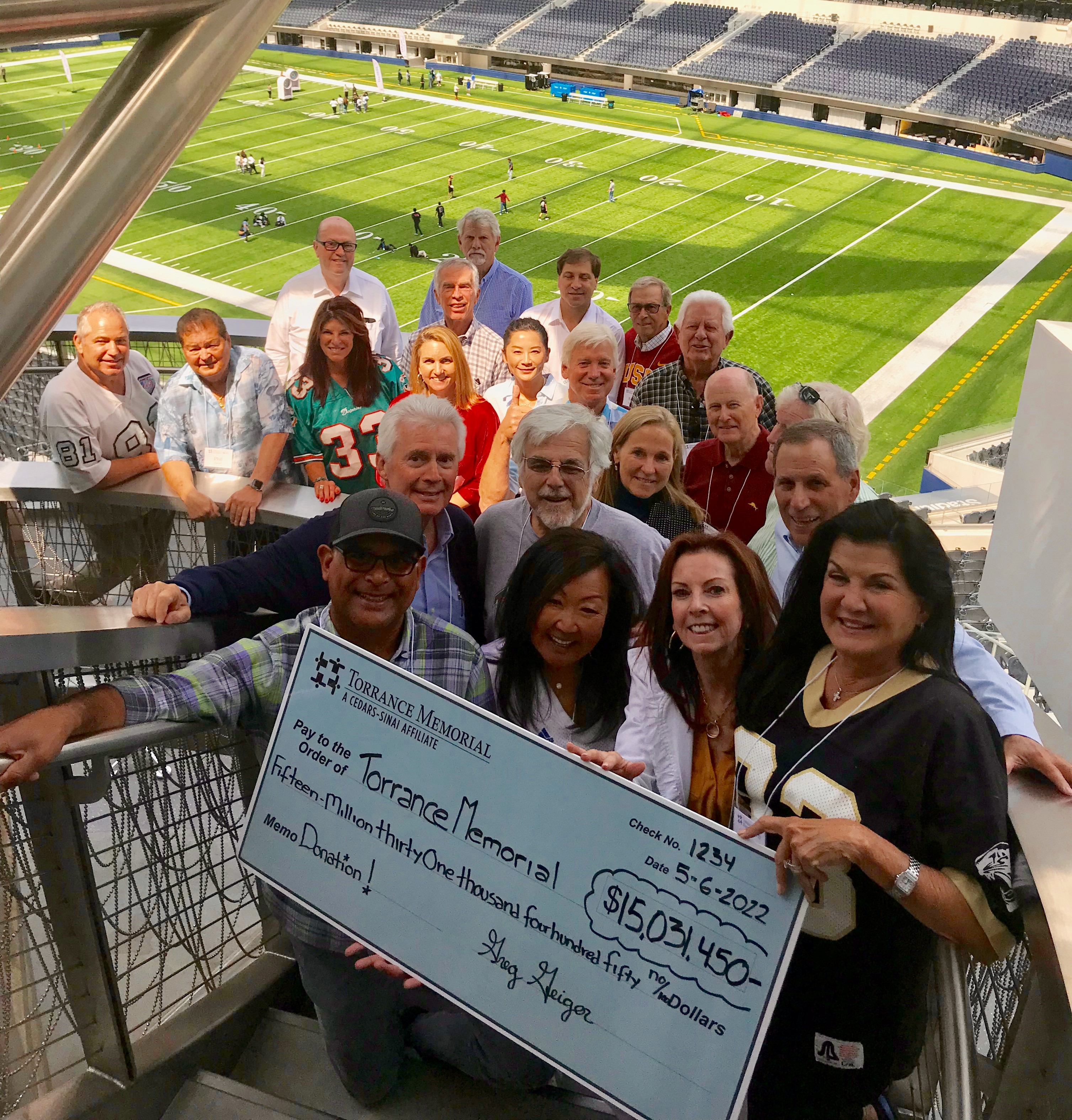 Top of staircase to bottom, left to right: Sam Sheth, Song Klein, Ann Zimmerman, Nadine Bobit, Jack Baker, Mark Lurie, MD, Laurie McCarthy, Alan Goldstein, David McKinnie, Joseph Hohm, Eric Nakkim, MD, Phil Pavesi, Christy Abraham, Heidi Hoffman, MD, Connie Lai, Greg Geiger, Harv Daniels, Steven Spierer, Richard Lucy, Richard Rounsavelle, DDS, Paul Giuliano, Rick Higgins